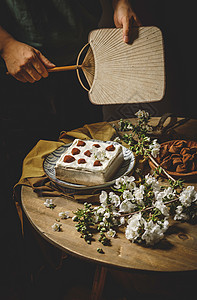 馋人草莓蛋糕厨师制作蛋糕背景