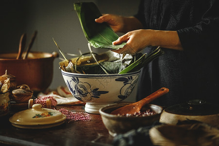 包粽子新鲜江米高清图片