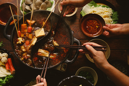 火锅新鲜串肉签高清图片