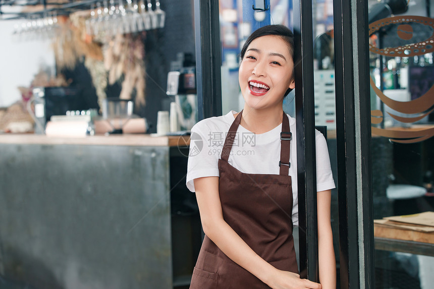 咖啡店的女服务员图片