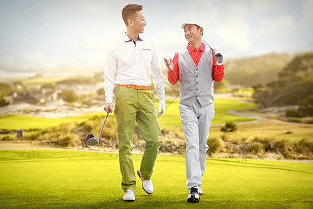两个人谈话青年人打高尔夫球谈话背景