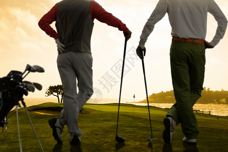 男人下半身青年人打高尔夫球背景