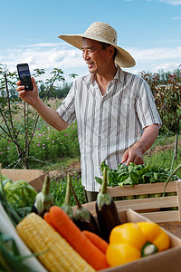 农民在线直播销售农产品高清图片