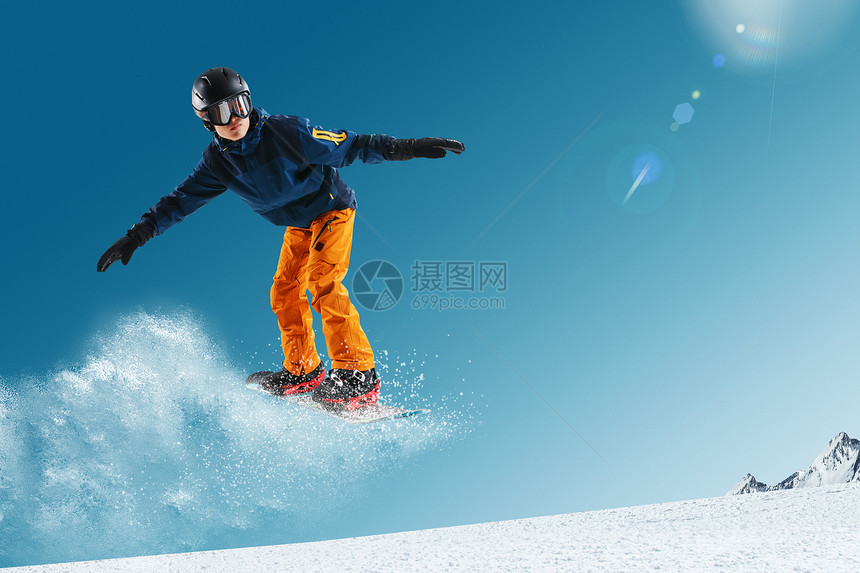 滑雪的青年男人图片