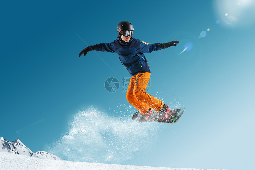 滑雪的青年男人图片