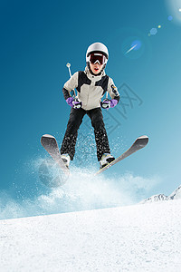 滑雪的青年女人图片