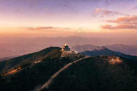 高山国家杭州大明山牵牛岗上的天文观测台背景