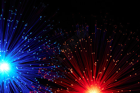 火花碰撞红色与蓝色光纤交织背景