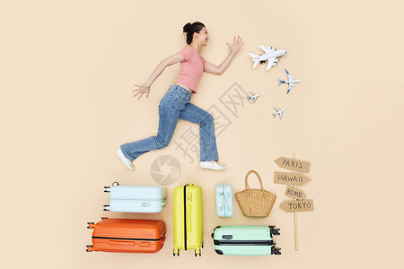 彩色旅行箱创意俯拍活力女性旅游度假背景