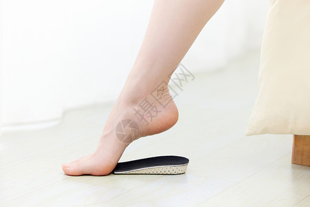 女子足部鞋垫图片