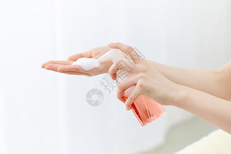 洗手液泡沫使用泡沫洗手液清洁消毒特写背景