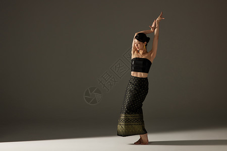 傣族孔雀舞傣族女性舞蹈孔雀舞背景