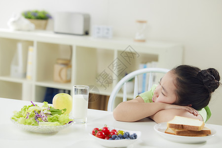 健康饮食有助于睡眠居家小女孩挑食背景
