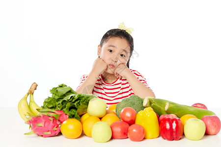 小女孩健康饮食概念图片