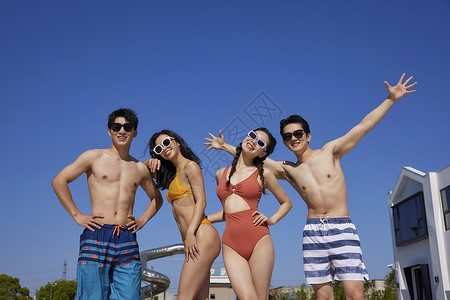 墨镜男女年轻男女夏日度假背景