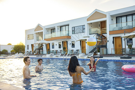 气泡酒店素材年轻男女泳池玩水嬉戏背景