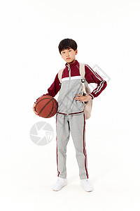 穿校服的男生手拿篮球全身形象高清图片