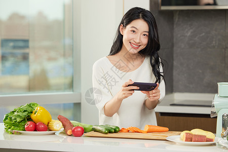 健康分享素材拍照分享食物的女性形象背景