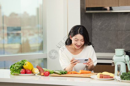 健康分享素材拍照分享食物的女性形象背景