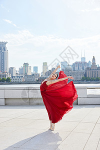柳岩红裙感妩媚打开裙摆翩翩起舞的舞者背景