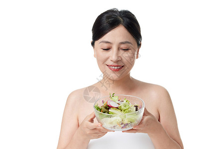 健康饮食的中年女性图片