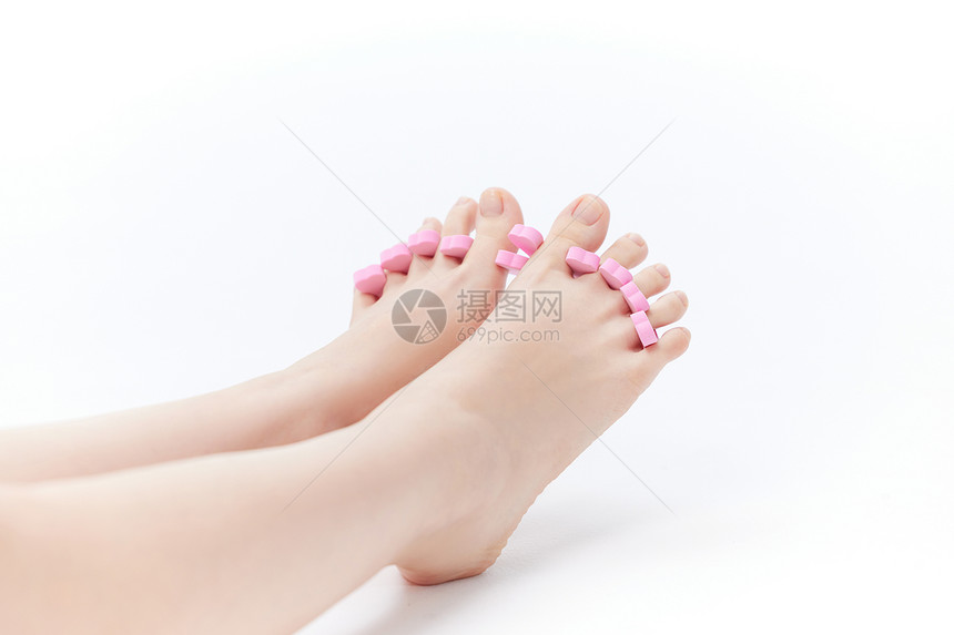 女性涂脚指甲油图片