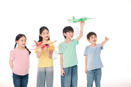 放飞机玩具的儿童高清图片