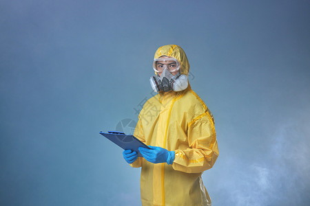 核污染现场记录信息的工作人员高清图片