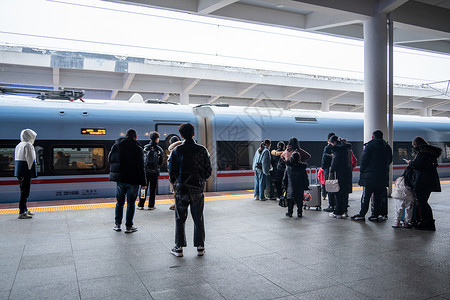 火车鳟浦站春运高铁遵义站背景