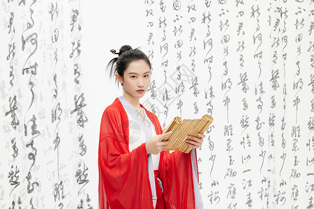 书法屏风背景下的中式古风美女背景图片