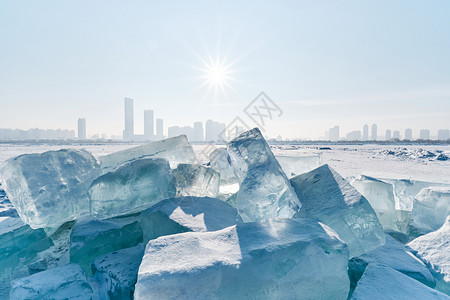 雪地和漂流冰哈尔滨冰雪大世界松花江采冰场背景