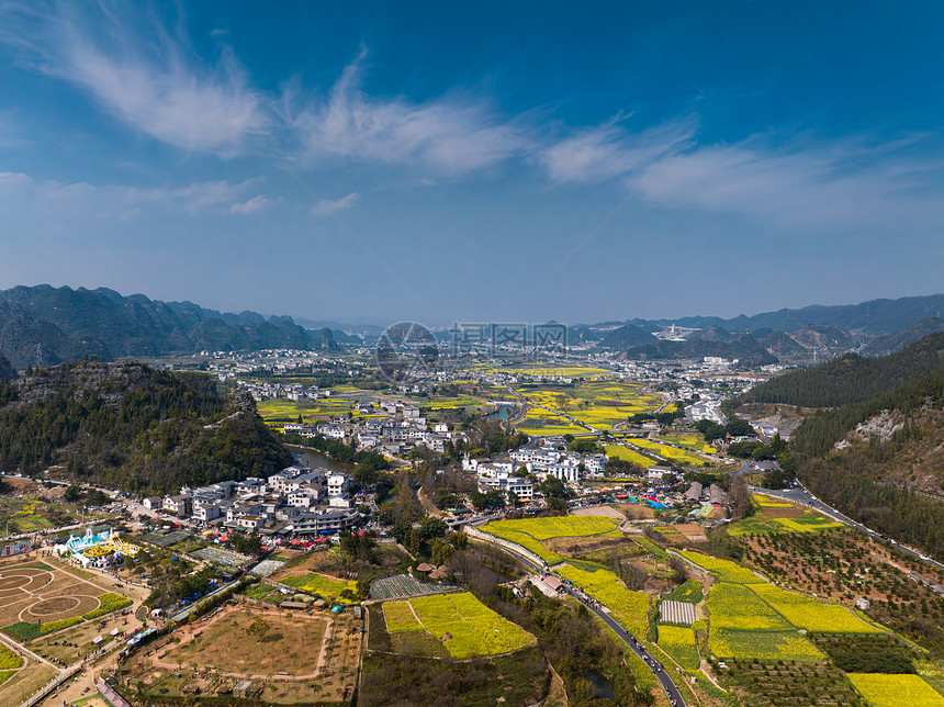 航拍贵州万峰林油菜花风光图片