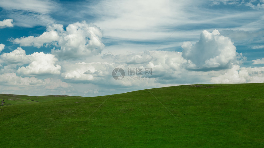 内蒙古高山牧场夏季风光图片