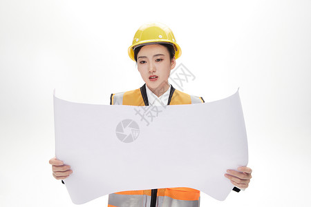 劳动节标签手上拿着图纸思考的专业女工程师背景