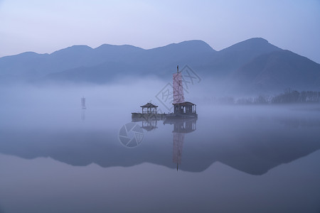 湖北神农架旅游大九湖晨雾背景图片