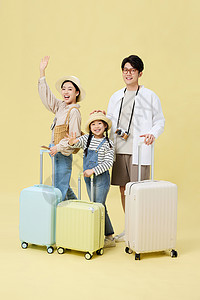 儿童打招呼收拾好行李旅游的一家三口背景