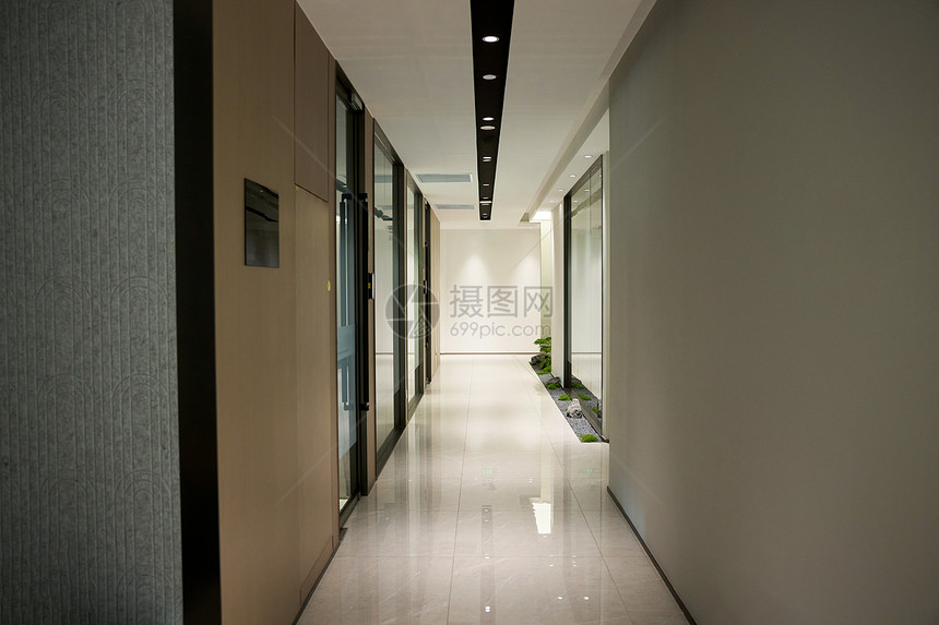 办公大楼的走廊图片