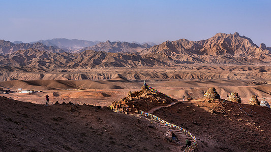 翠峰内蒙古阿拉善山峦景观背景