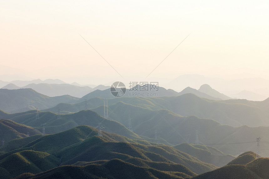 中国画意境山脉风景图片