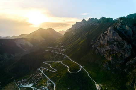 斯拉洛克航拍洛克之路风景背景