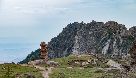 山西宁武芦芽山夏季风光高清图片