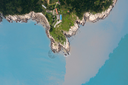 航拍浙江岱山岛海边海水分层现象高清图片