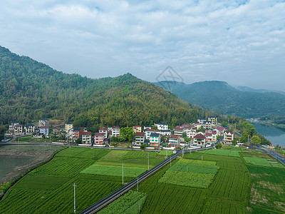 航拍浙江桐庐山水田园风光背景图片