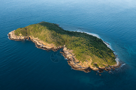 波朗加豪航拍万宁石梅湾海滩和加井岛风光背景