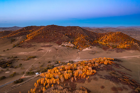 航拍乌兰布统景区五彩山唯美日落风光图片