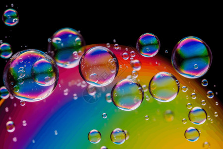 彩虹泡泡很多的肥皂泡泡背景