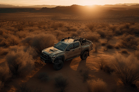 穿梭沙漠中的越野车空中图图片