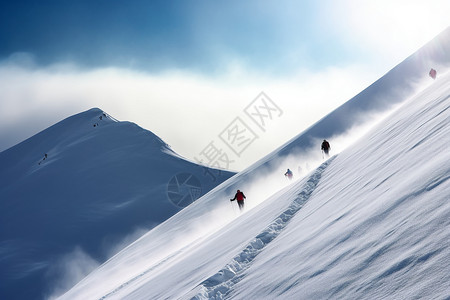 翻越雪山的人背景图片