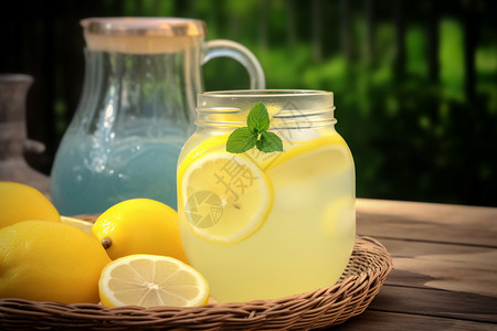 新鲜健康的柠檬水图片
