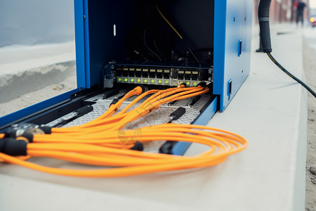 橙色蓝色科技光纤电缆安装背景